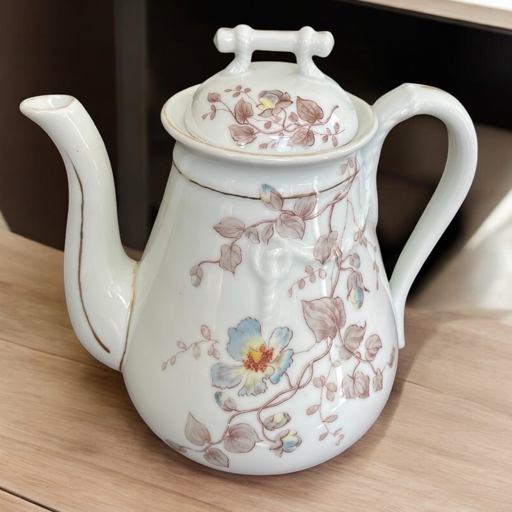 Vintage/antique teapot, marking worn away, no flaws but some loss of gold trim